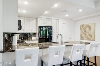 7151 E Rancho Vista Dr, Unit 3001 in Scottsdale, AZ - Building Photo - Building Photo