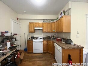 887 Huntington Ave in Boston, MA - Building Photo - Building Photo