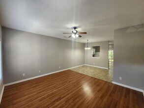 111 Maddux Ln in Myrtle Beach, SC - Foto de edificio - Building Photo