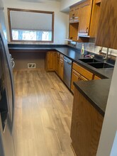 201 91st Ave NE in Blaine, MN - Building Photo - Building Photo