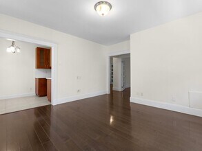 62 Queensberry St, Unit 404 in Boston, MA - Building Photo - Building Photo