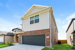 1313 Jonah Ln in Ennis, TX - Building Photo