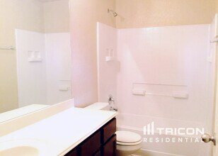 5118 Badland Beacon in Converse, TX - Building Photo - Building Photo