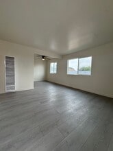 3540 & 3540 1/2 6th St in Los Angeles, CA - Foto de edificio - Interior Photo