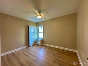 53 Thornall St in Carteret, NJ - Building Photo - Building Photo