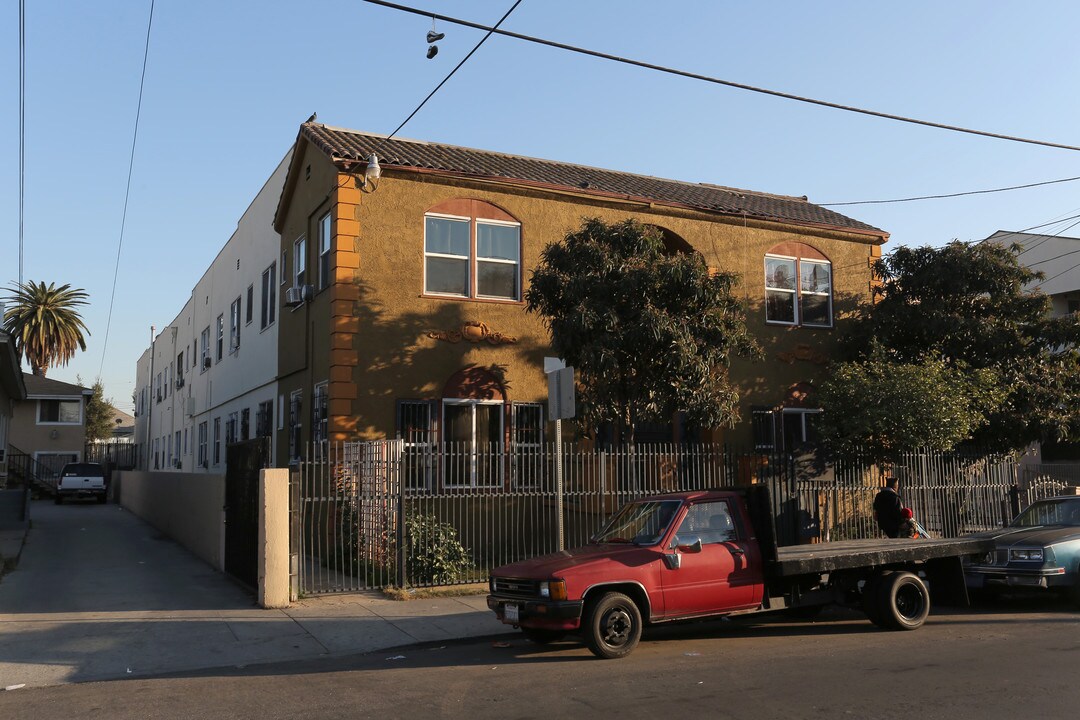 234 N Chicago St in Los Angeles, CA - Building Photo