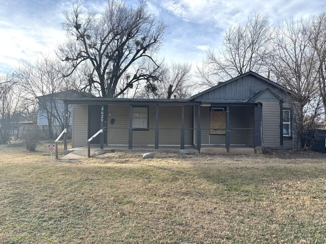 property at 4629 S Broadway Ave