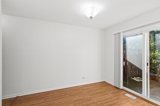 2122 Rugen Rd in Glenview, IL - Building Photo - Building Photo