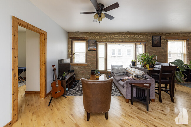 property at 1622 W Columbia Ave