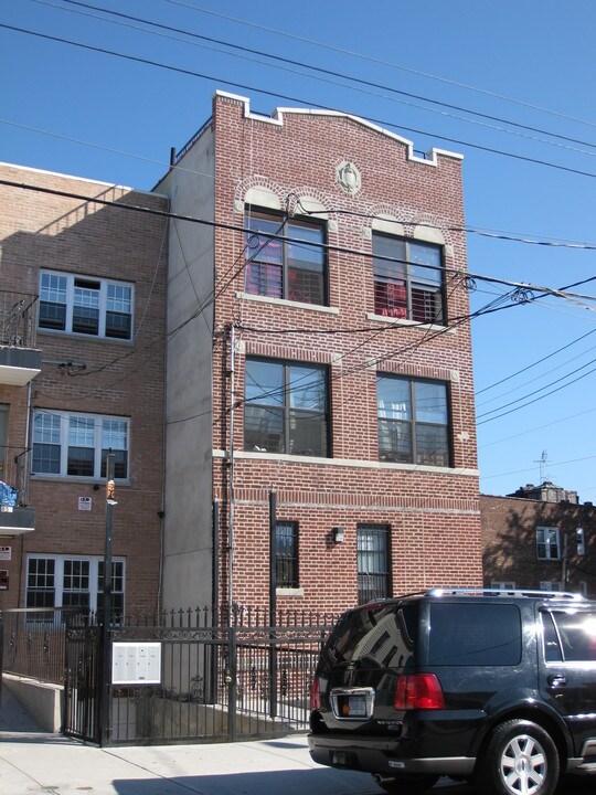 853 Belmont Ave in Brooklyn, NY - Building Photo