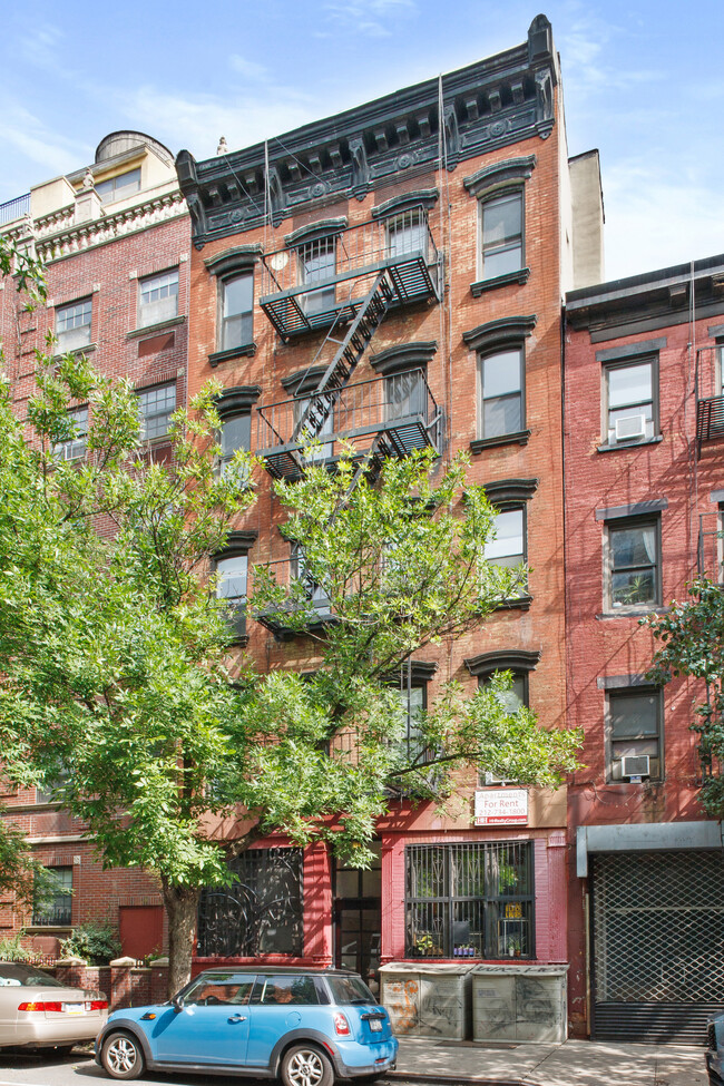 529 E 13th St in New York, NY - Building Photo - Building Photo