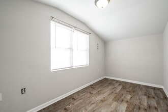 276 S Center St in Rossville, GA - Building Photo - Building Photo