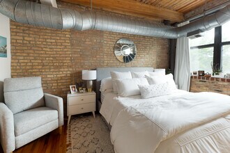 612 N Oakley Blvd, Unit 206 in Chicago, IL - Building Photo - Building Photo