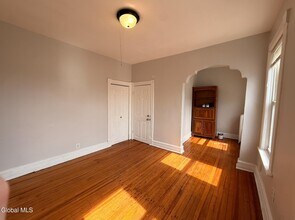 531 Hamilton St in Albany, NY - Building Photo - Building Photo