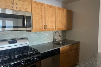 222 W 14th St in New York, NY - Building Photo - Building Photo