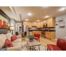 1454 Newton St NW, Unit 401 in Washington, DC - Building Photo - Building Photo