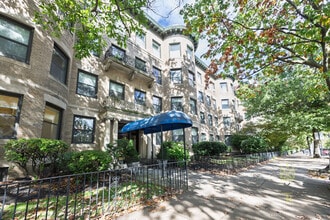 1090 Beacon St in Brookline, MA - Building Photo - Building Photo