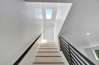 5193 1/2 20th St in Los Angeles, CA - Building Photo - Building Photo