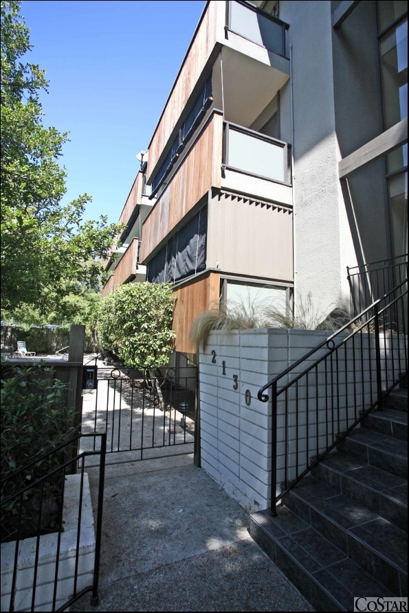 The Montclair in Oakland, CA - Foto de edificio - Building Photo