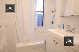 1340 Commonwealth Ave, Unit 21 in Boston, MA - Building Photo - Building Photo