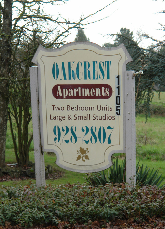 Oakcrest Apartments in Albany, OR - Building Photo - Building Photo