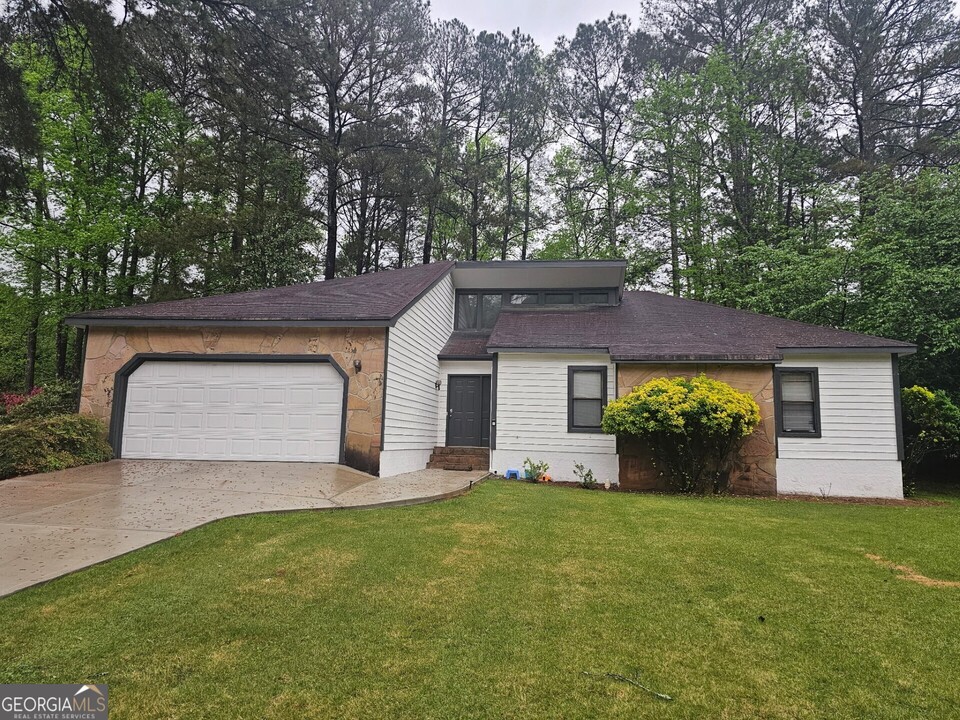 111 Bowmoor Bank in Peachtree City, GA - Building Photo
