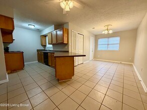 313 Hawthorne Dr in Jeffersonville, IN - Building Photo - Building Photo