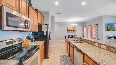 8946 Cuban Palm Rd in Kissimmee, FL - Building Photo - Building Photo