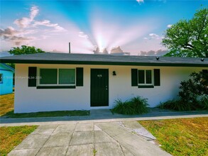 4876 Serafica Dr in Lake Worth Beach, FL - Building Photo - Building Photo
