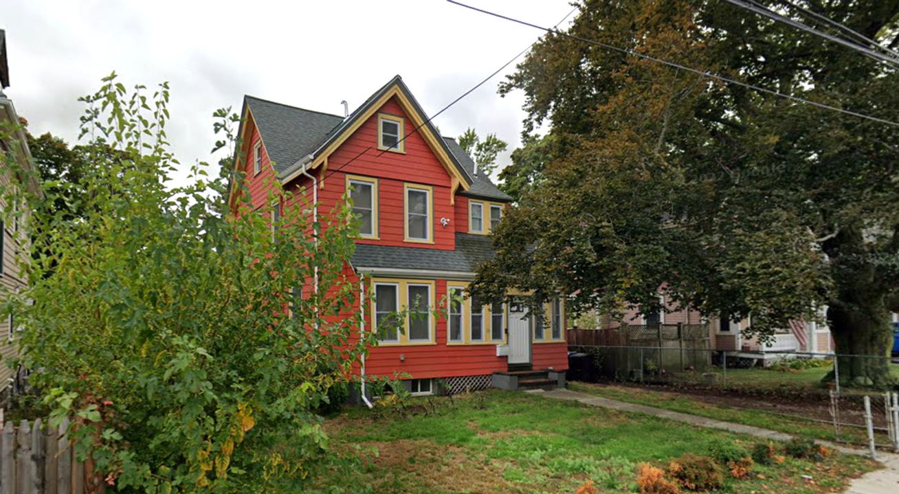 18 Holton St in Boston, MA - Building Photo