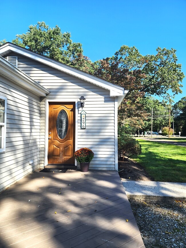 296 Hockhockson, Unit C