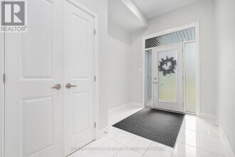 1063 Lunar Glow Cres in Ottawa, ON - Building Photo - Building Photo