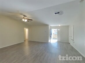 820 Oak Grove Ln in Royse City, TX - Foto de edificio - Building Photo