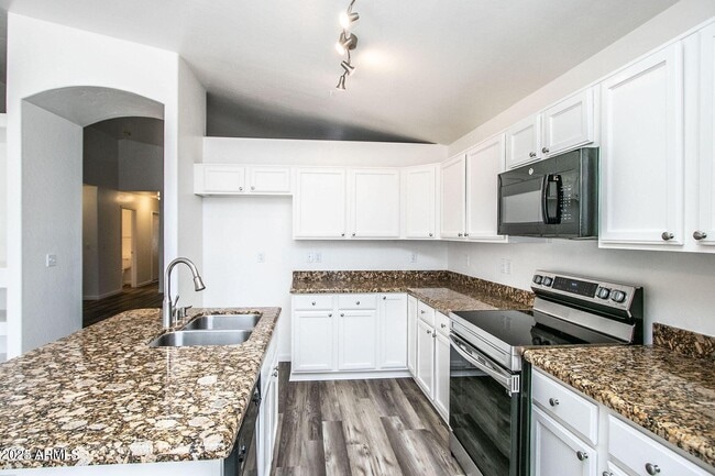 7549 E Christmas Cholla Dr in Scottsdale, AZ - Building Photo - Building Photo