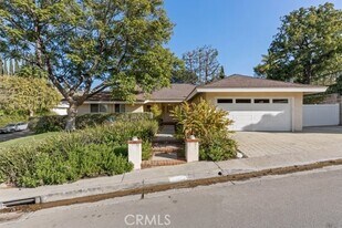 3150 Dona Maria Dr in Los Angeles, CA - Building Photo