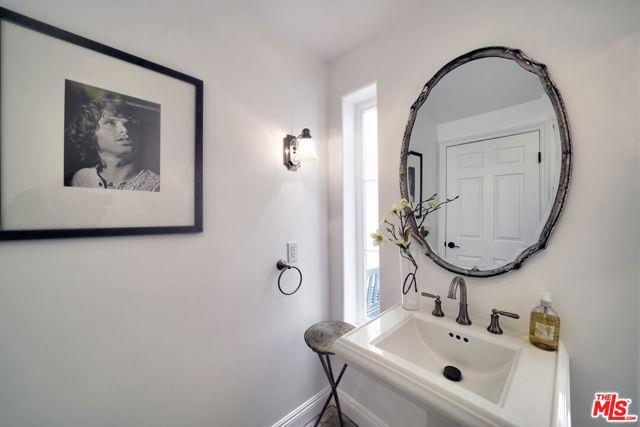 6436 Lunita Rd in Malibu, CA - Building Photo - Building Photo