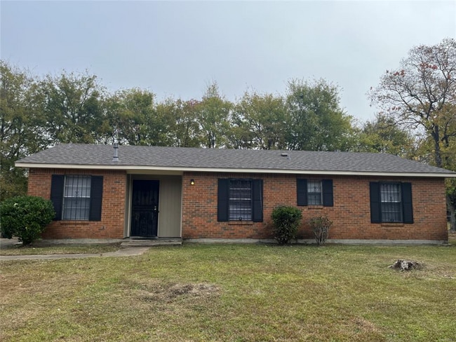 property at 4142 Strathmore Dr