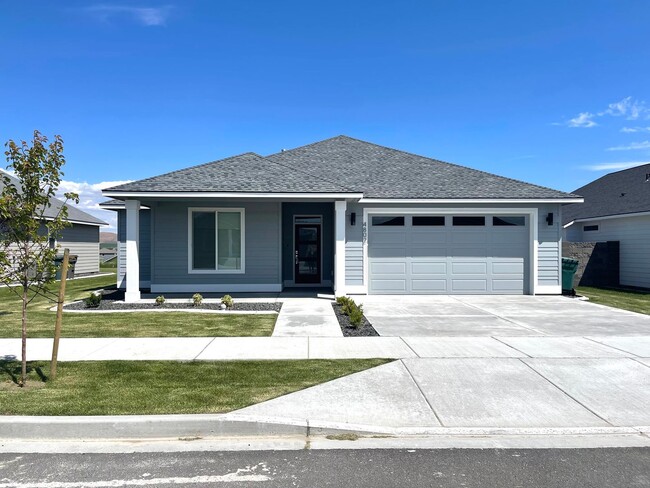 property at 4802 Vlg Vw St