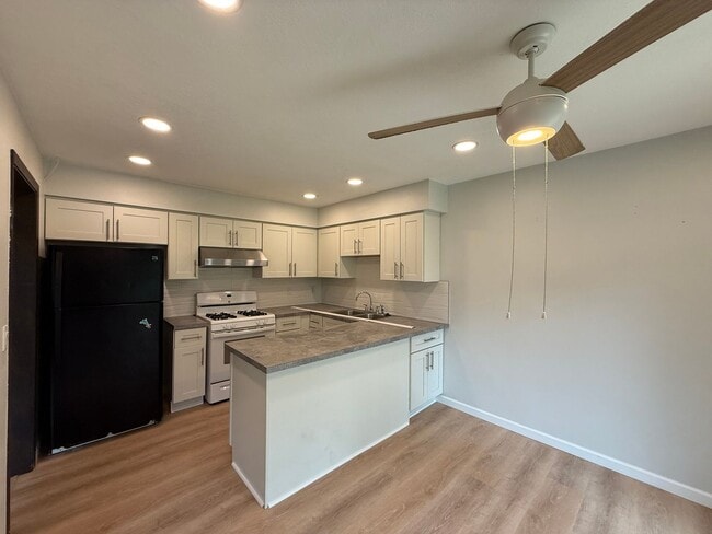 12288 Drake St NW in Minneapolis, MN - Building Photo - Building Photo
