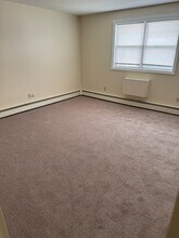 10 Hemlock St in Worcester, MA - Building Photo - Building Photo