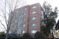 Mass Ave, 898 in Arlington, MA - Foto de edificio - Building Photo