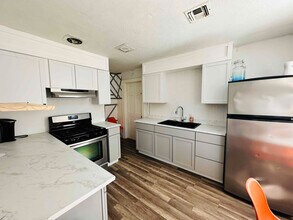 1606 SW A Ave in Lawton, OK - Building Photo - Building Photo