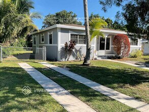 15321 NE 10th Ave in North Miami Beach, FL - Building Photo - Building Photo