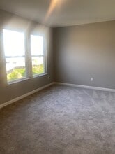 183 Lockheed Dr in Coraopolis, PA - Building Photo - Building Photo