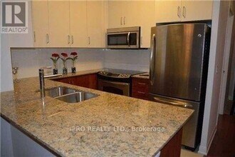 205-2205 Sherway Gardens Rd in Toronto, ON - Building Photo - Building Photo