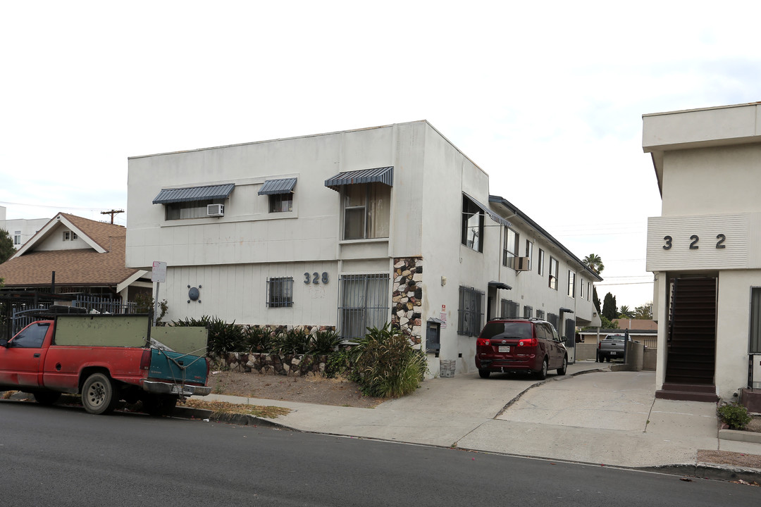 328 N Oxford Ave in Los Angeles, CA - Foto de edificio