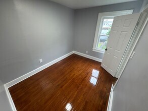 15 Hallock St, Unit 2A in New Haven, CT - Building Photo - Building Photo