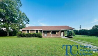 160 Cotton Grove Rd in Jackson, TN - Building Photo
