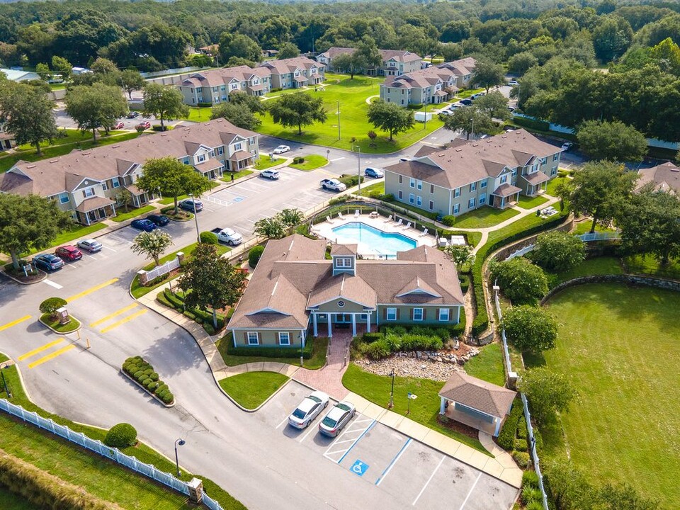 Cove at Lady Lake in Lady Lake, FL - Building Photo