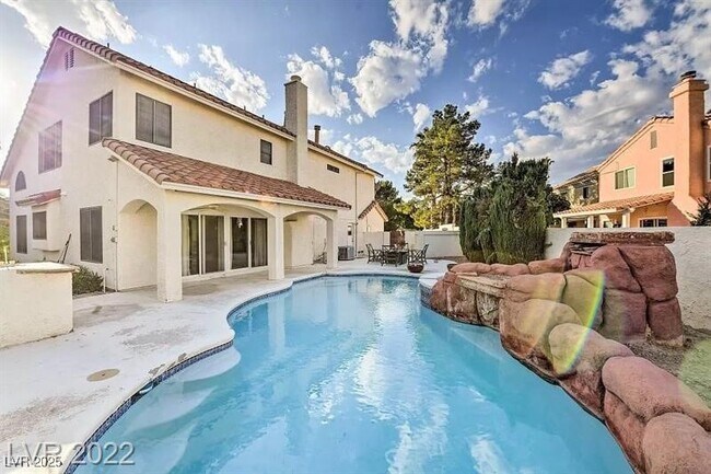 371 Placer Creek Ln in Henderson, NV - Foto de edificio - Building Photo